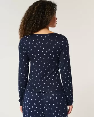 Mukava kukkakuvioinen pyjamatoppi