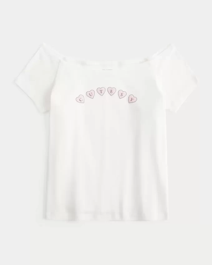Off-the-Shoulder Cutesy Graphic T-paita