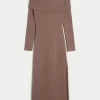 Off-the-Shoulder Midi-neulemekko