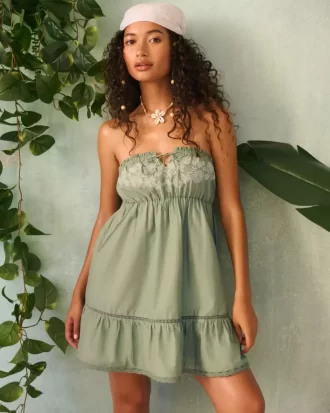 Olkaimeton brodeerattu Babydoll-mekko