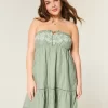 Olkaimeton brodeerattu Babydoll-mekko Olkaimeton brodeerattu Babydoll-mekko
