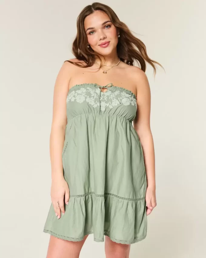 Olkaimeton brodeerattu Babydoll-mekko Olkaimeton brodeerattu Babydoll-mekko