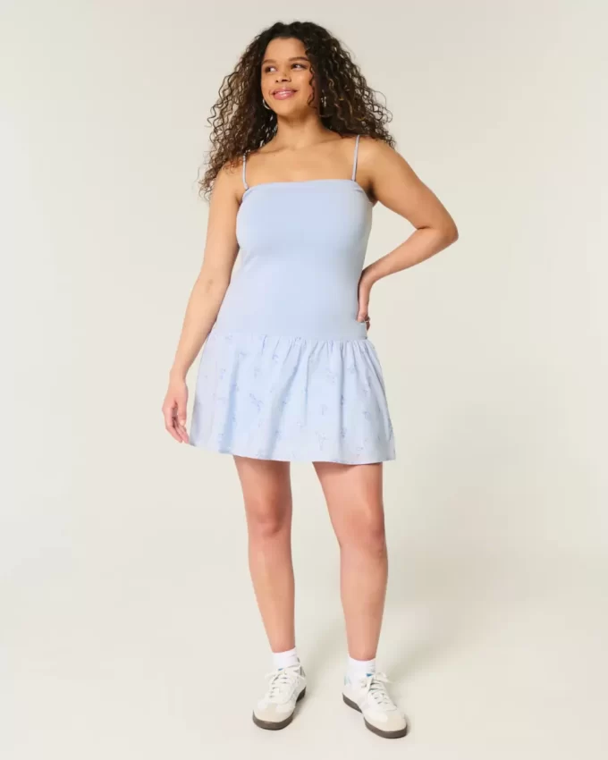Olkaimeton Drop-Wist -neulottu minimekko