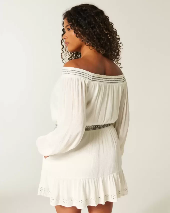 Olkapäällä/Off-the-Shoulder -kudottu mekko