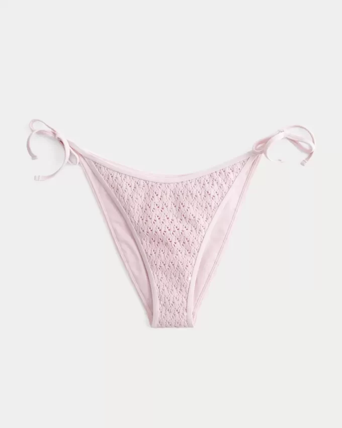 Paljeteilla virkattu sivusolmio, röyhkeä bikinipohja Paljeteilla virkattu sivusolmio, röyhkeä bikinipohja