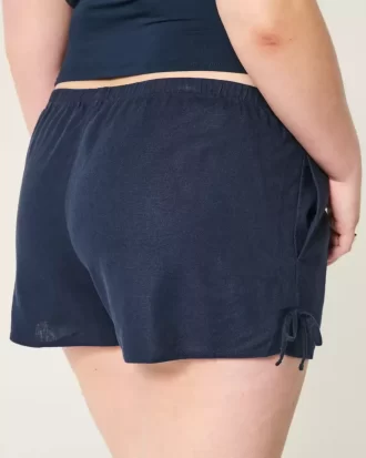 Pehmeät pellavasekoiteiset shortsit