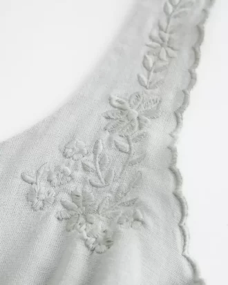 Pellavasekoitetta nappipäällinen