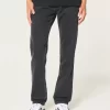 Pesty mustat Slim Straight farkut Pesty mustat Slim Straight farkut