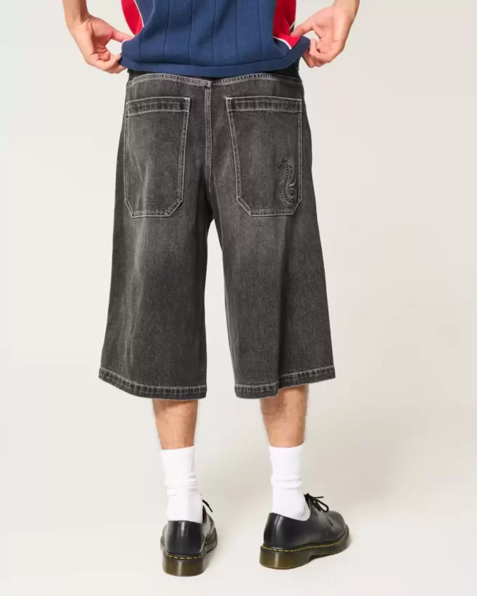 Pestyt mustat puolipitkät Skater Baggy -farkut Pestyt mustat puolipitkät Skater Baggy -farkut
