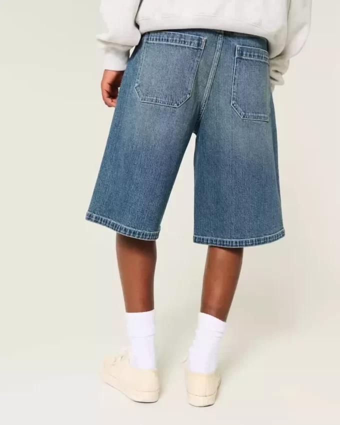 Polven alapuolelle ulottuvat Dark Wash Super Baggy Denim shortsit Polven alapuolelle ulottuvat Dark Wash Super Baggy Denim shortsit