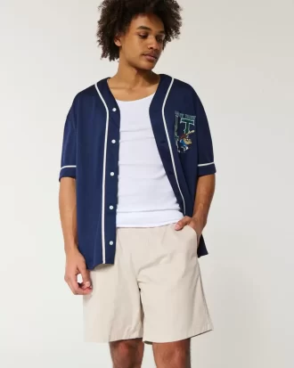 Polven yläpuolelle ulottuvat Twill-shortsit