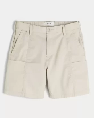 Polvia vasten viilentävät golfshortsit