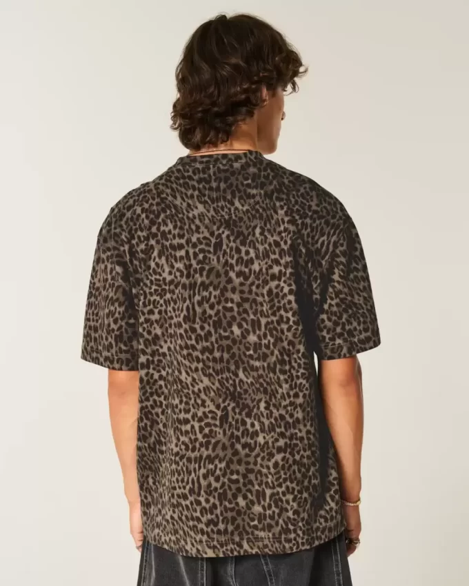 Raskaan laatikollinen Leopard Print Dodge Hellcat Graphic T-paita Raskaan laatikollinen Leopard Print Dodge Hellcat Graphic T-paita