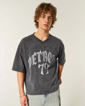 Raskas Baggy Crop Detroit Graphic Football T-paita