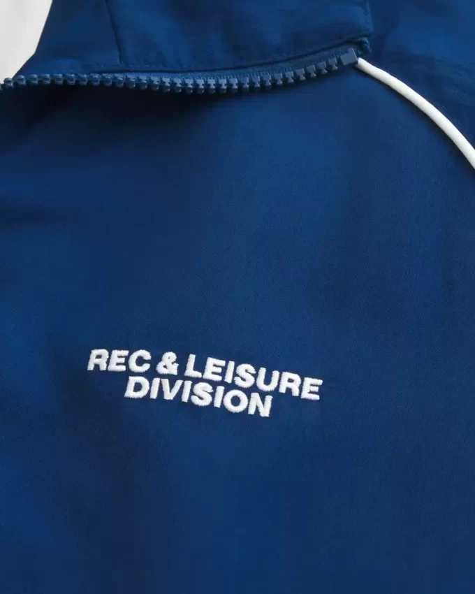 Rec & Leisure Division Graafinen tuulitakki Rec & Leisure Division Graafinen tuulitakki