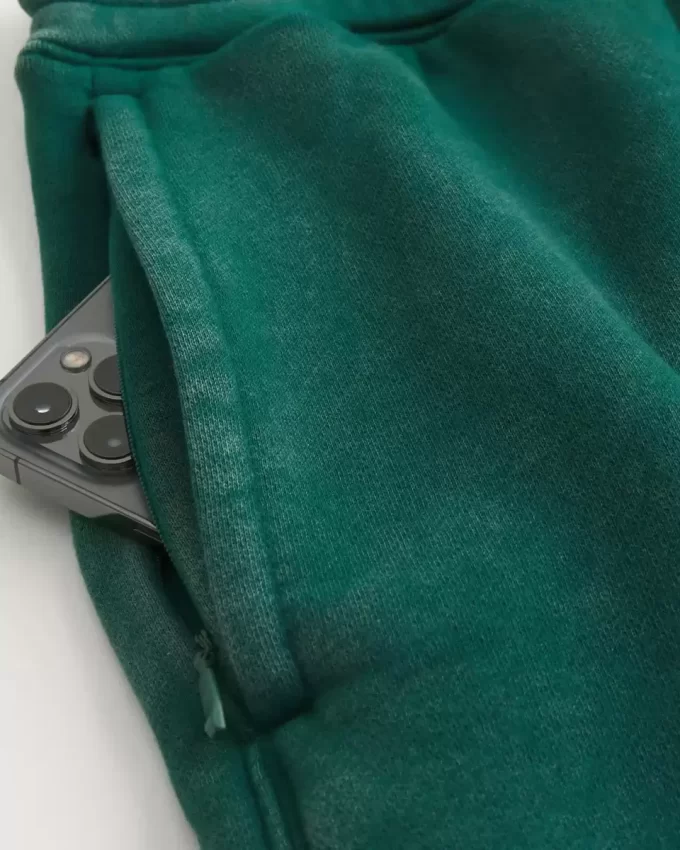 Reiden puoliväliin ulottuvat graafiset löysät fleece-shortsit Reiden puoliväliin ulottuvat graafiset löysät fleece-shortsit