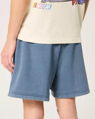 Reiden puoliväliin ulottuvat löysät fleece-shortsit Reiden puoliväliin ulottuvat löysät fleece-shortsit