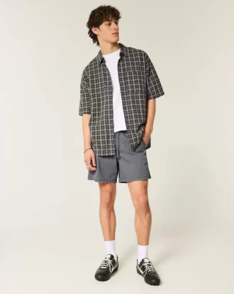 Reiden puoliväliin ulottuvat Twill-shortsit