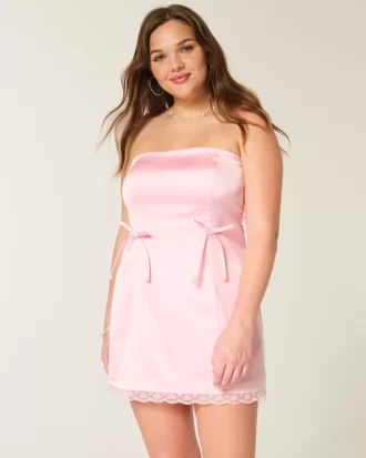 Satiininen olkaimeton bodycon-mekko