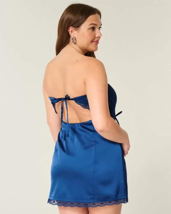 Satiininen olkaimeton bodycon-mekko