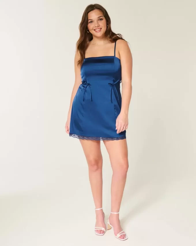 Satiininen olkaimeton bodycon-mekko