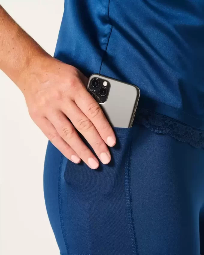Satiininen olkaimeton bodycon-mekko