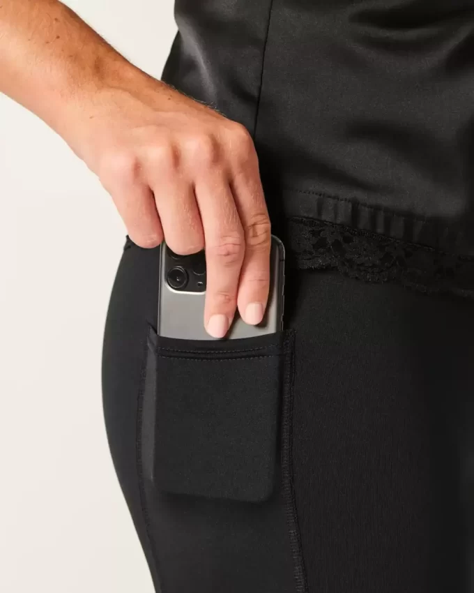 Satiininen olkaimeton bodycon-mekko