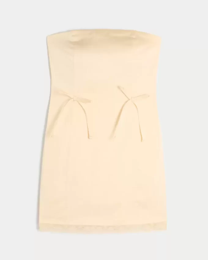 Satiininen olkaimeton bodycon-mekko
