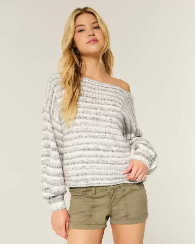 Slouchy off-the-shoulder villapaita