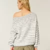 Slouchy off-the-shoulder villapaita