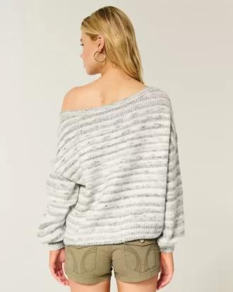 Slouchy off-the-shoulder villapaita