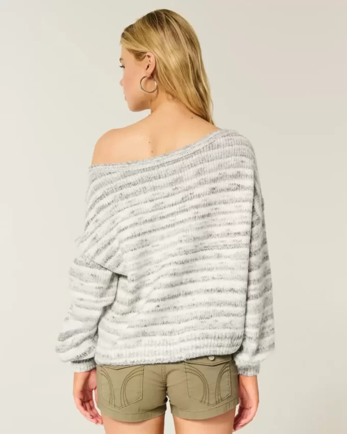 Slouchy off-the-shoulder villapaita