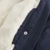 Tekoturkiksella vuorattu jokasään takki Tekoturkiksella vuorattu jokasään takki