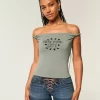 Twisted Off-the-Shoulder New York City Graphic T-paita Twisted Off-the-Shoulder New York City Graphic T-paita