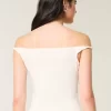 Twisted Off-the-Shoulder Velvet Valley Graphic T-paita Twisted Off-the-Shoulder Velvet Valley Graphic T-paita