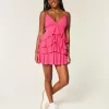 V-kaula-aukkoinen röyhelöinen Babydoll-minimekko V-kaula-aukkoinen röyhelöinen Babydoll-minimekko