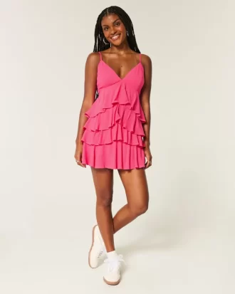 V-kaula-aukkoinen röyhelöinen Babydoll-minimekko