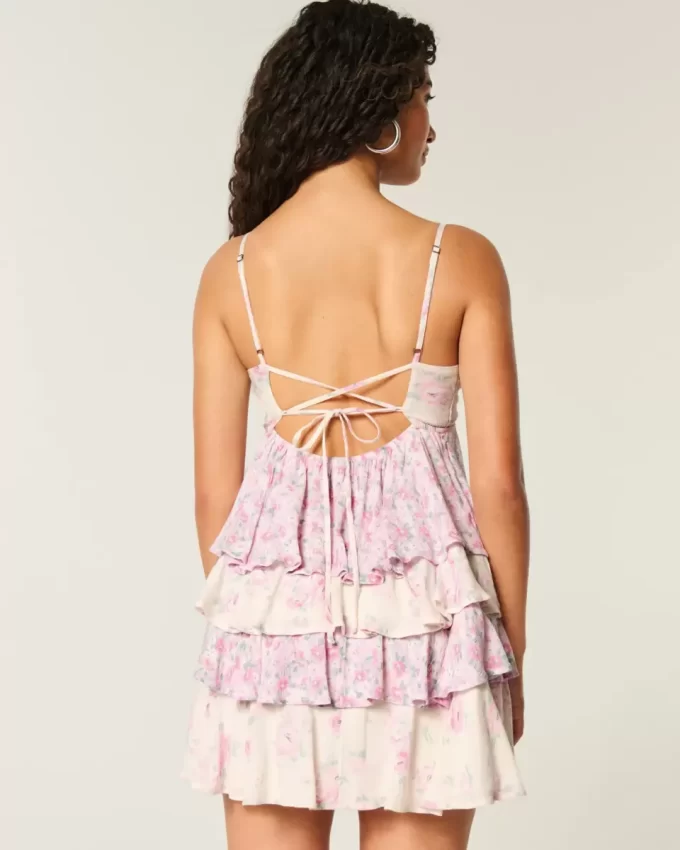 V-kaula-aukkoinen röyhelöinen Babydoll-minimekko V-kaula-aukkoinen röyhelöinen Babydoll-minimekko
