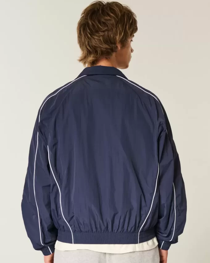 Vetoketjullinen tuulitakki