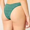 Virkatun tyylinen pörröisin bikinipohja Virkatun tyylinen pörröisin bikinipohja