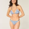 Virkatutyylinen verhoilu, kaksinkertainen hihna, röyhkeä bikinipohja Virkatutyylinen verhoilu, kaksinkertainen hihna, röyhkeä bikinipohja