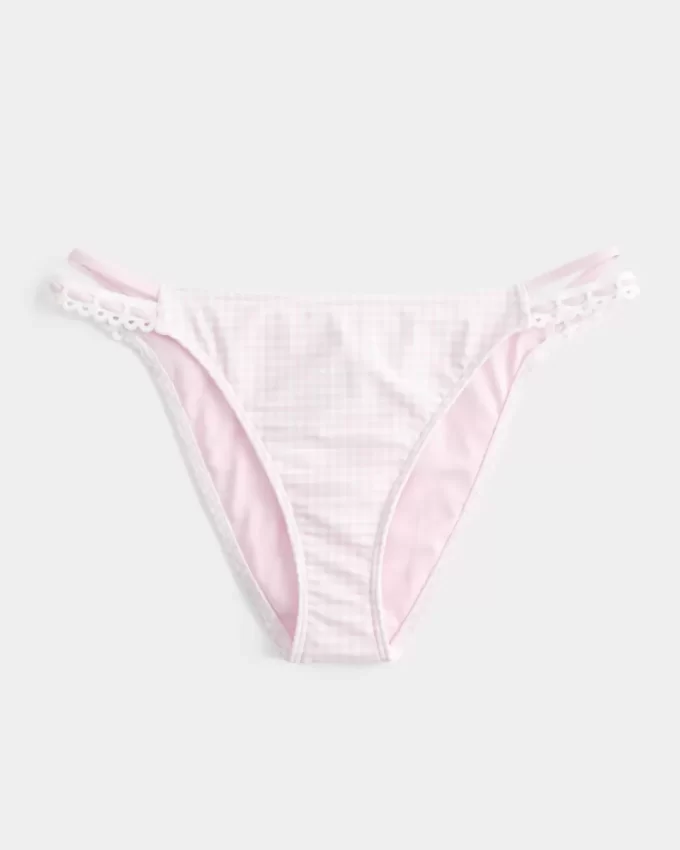 Virkatutyylinen verhoilu, kaksinkertainen hihna, röyhkeä bikinipohja Virkatutyylinen verhoilu, kaksinkertainen hihna, röyhkeä bikinipohja