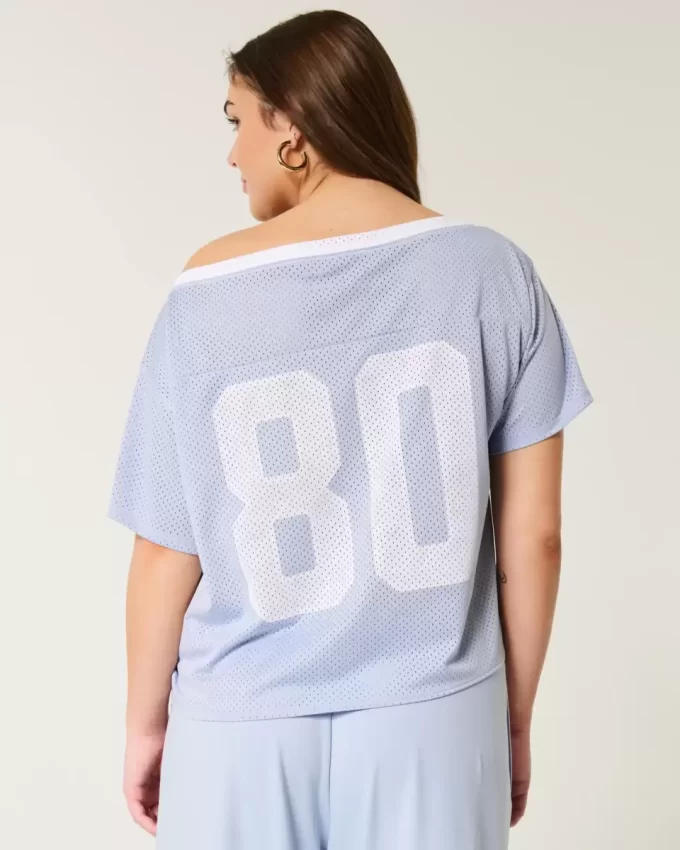Ylisuuri off-the-shoulder Varsity Graphic Jersey Ylisuuri off-the-shoulder Varsity Graphic Jersey