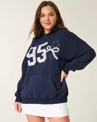 Ylisuuri Varsity Graphic -huppari Ylisuuri Varsity Graphic -huppari